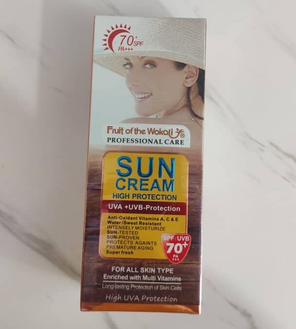 کرم ضد آفتاب بدون رنگ وکالی SPF 70